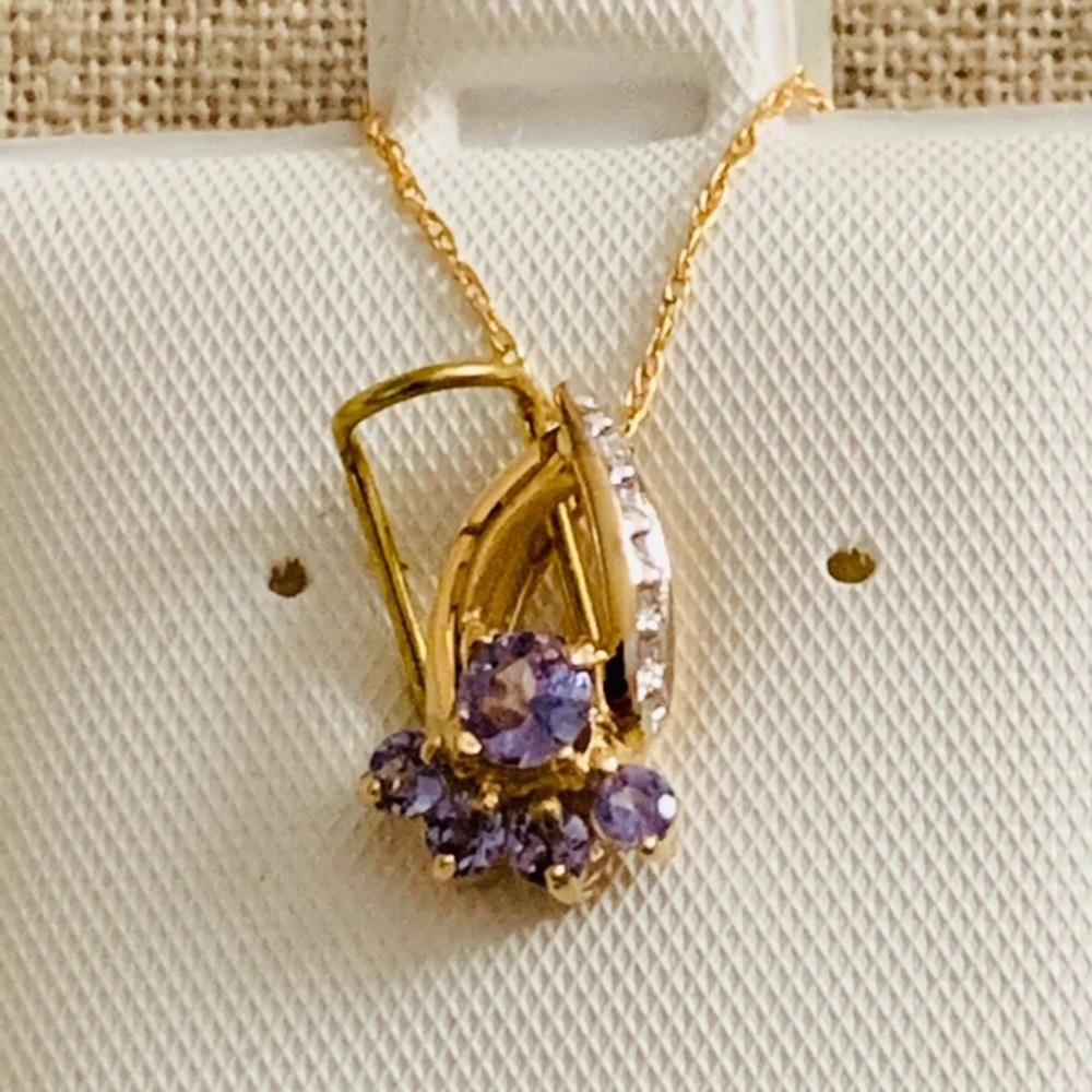 10k pendant necklace